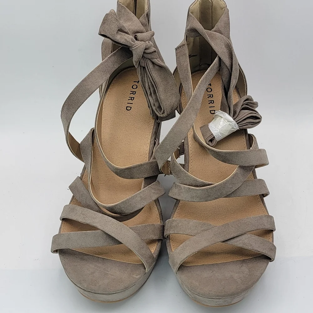 NWT!!‎ Torrid Taupe Strappy Wedge Heels SIZE 11W  #1743